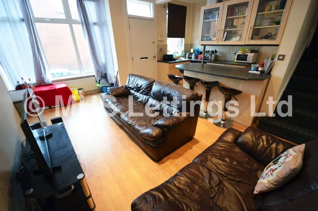 House Knowle Terrace in Leeds