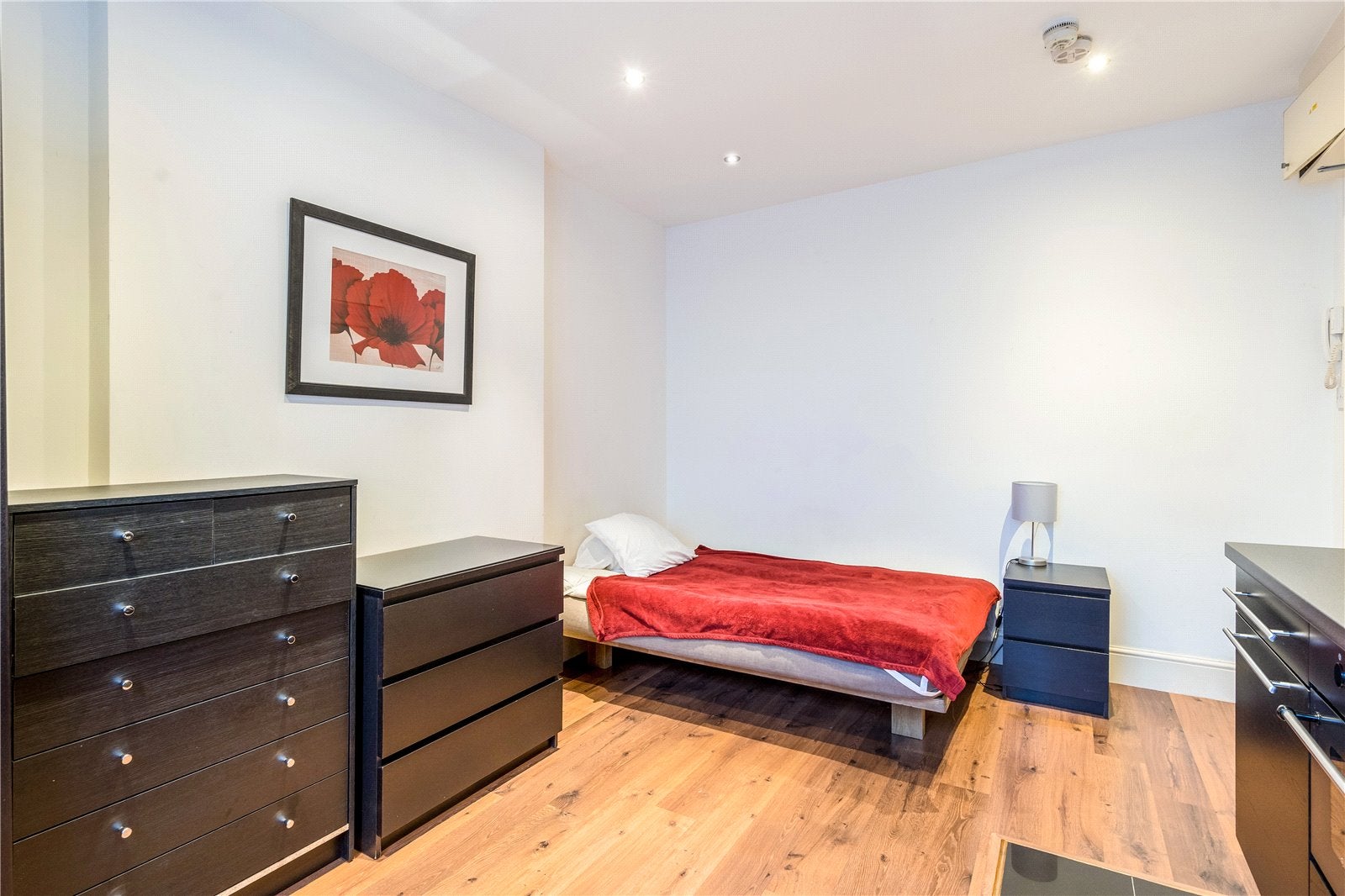 Flat Kensington Park Road in Greater London