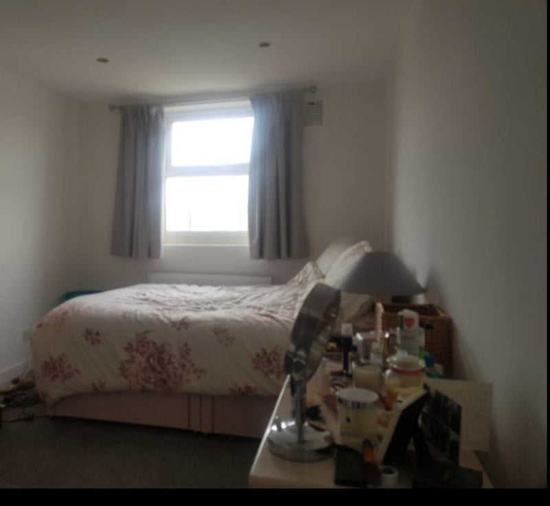 Room Streatham High Road in Greater London