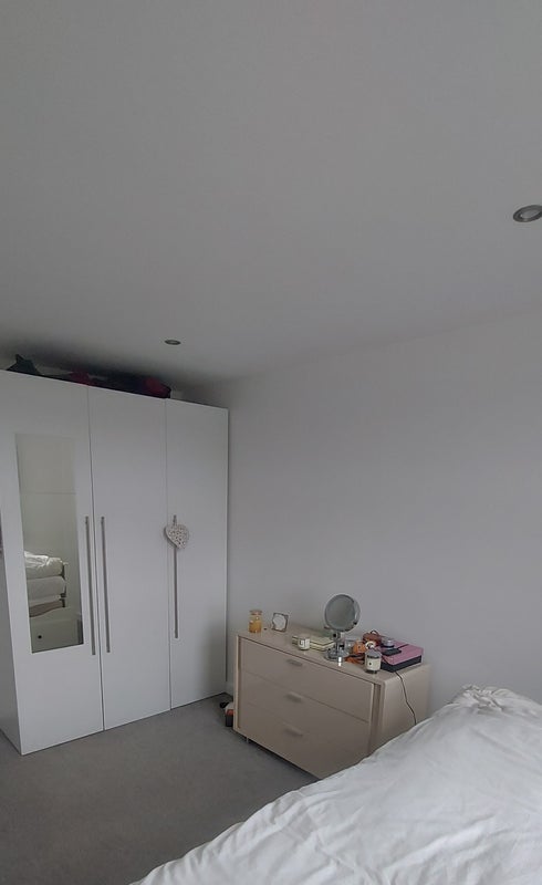 Room Streatham High Road in Greater London