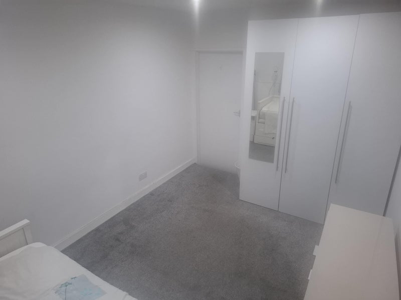 Room Streatham High Road in Greater London