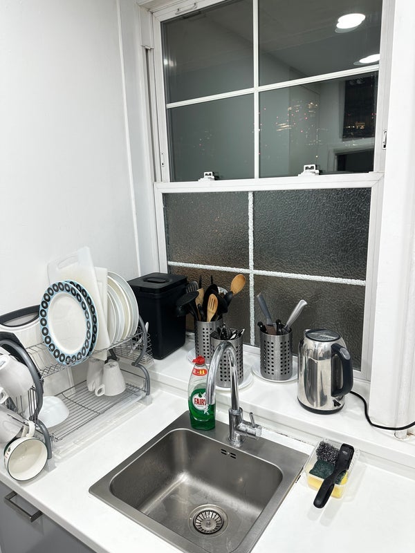 Room St. Katharine's Way in Greater London