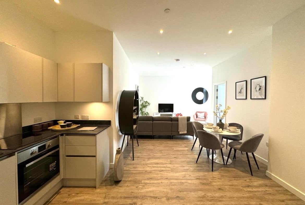 Flat London Road in Borough of Spelthorne