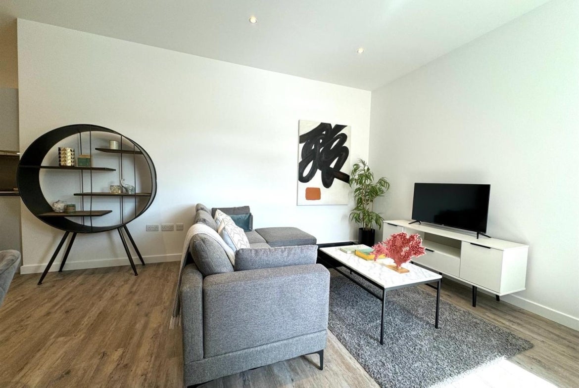 Flat London Road in Borough of Spelthorne