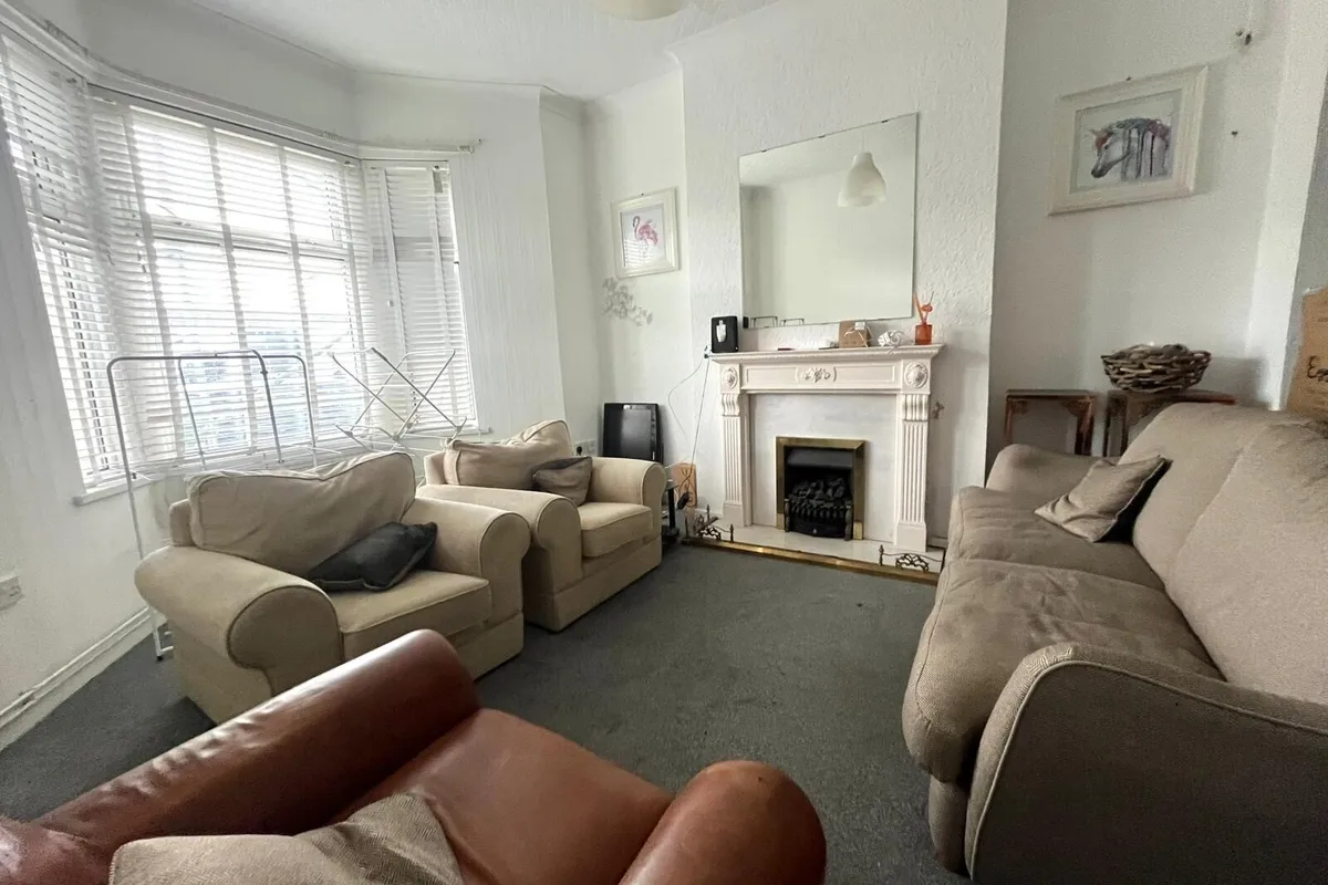 Room Ninian Park Road in Cardiff