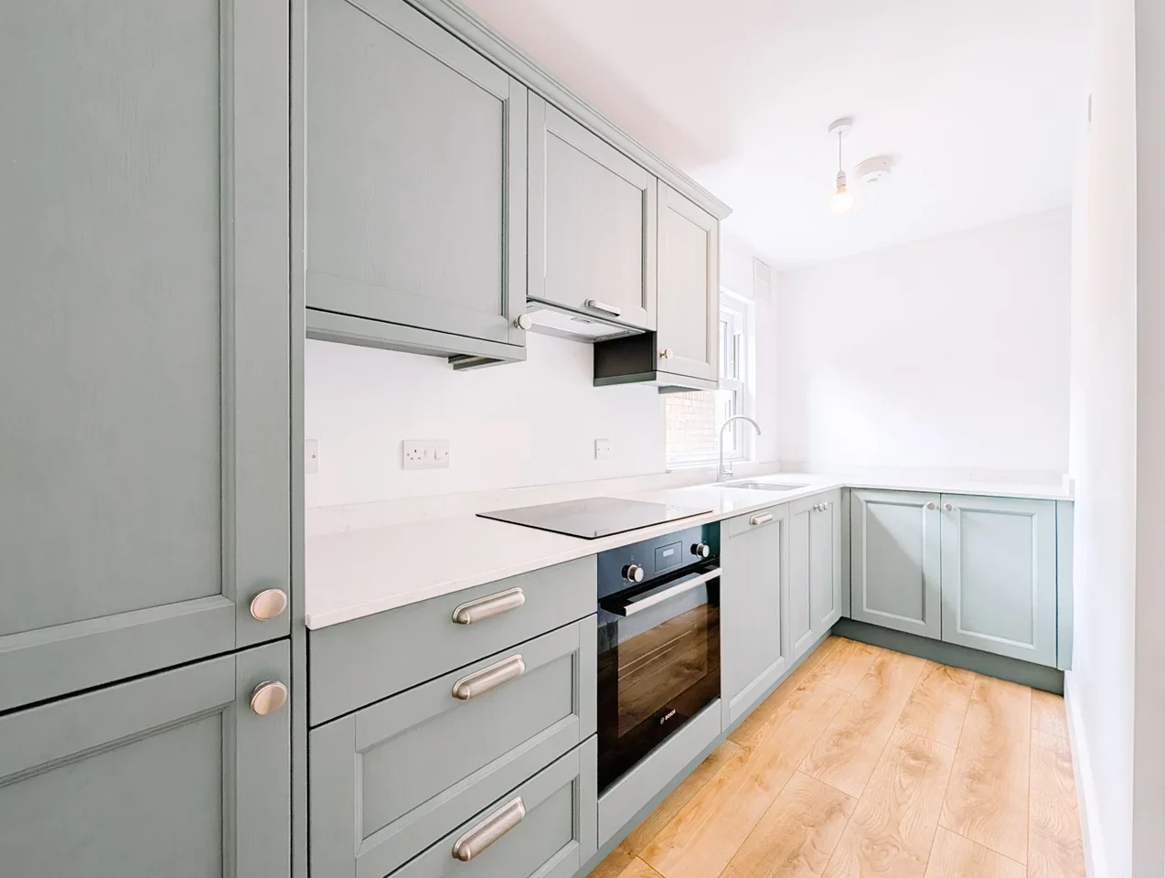 Flat Pendennis Road in Greater London