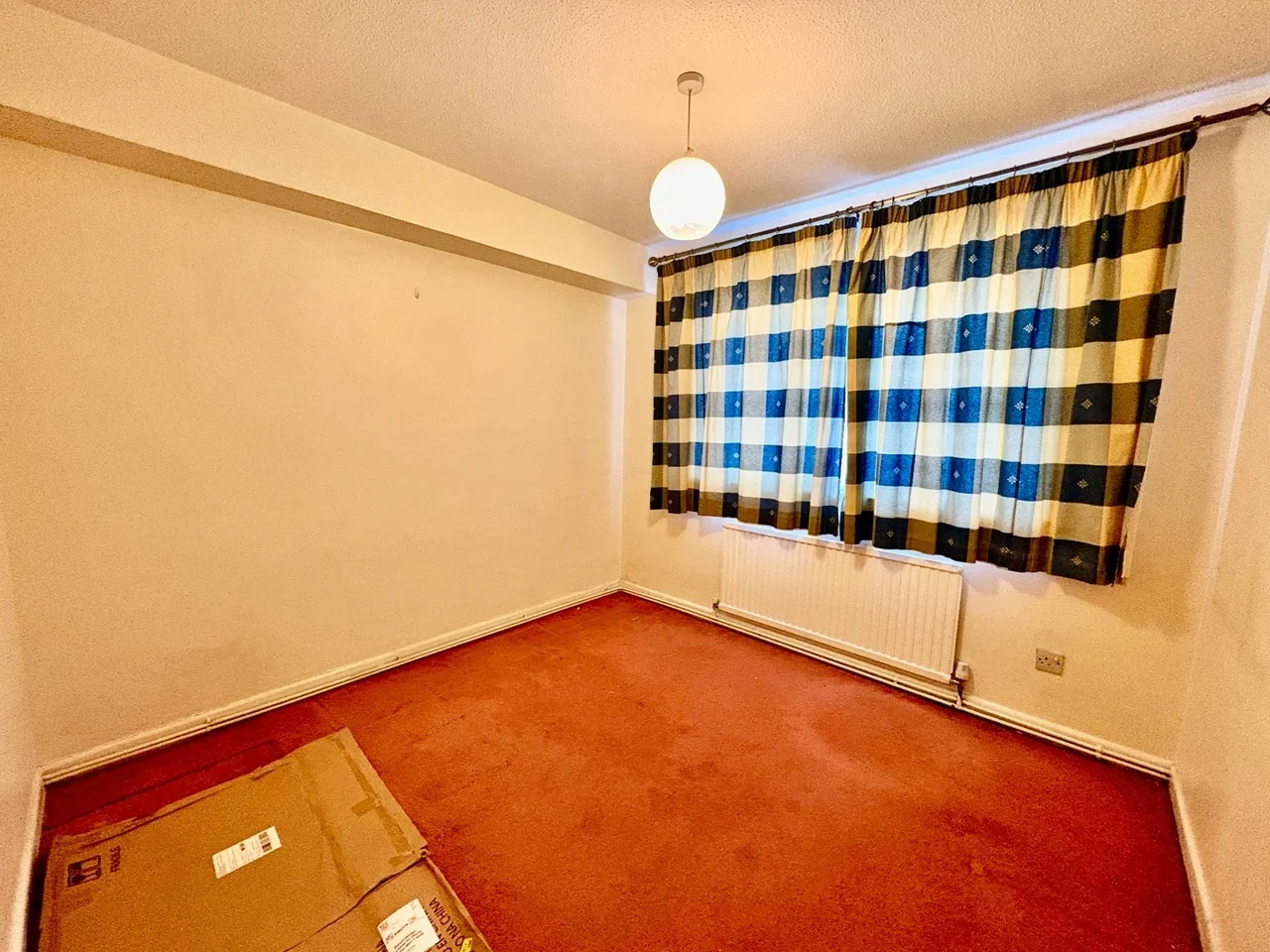 Flat Crown Walk in Greater London