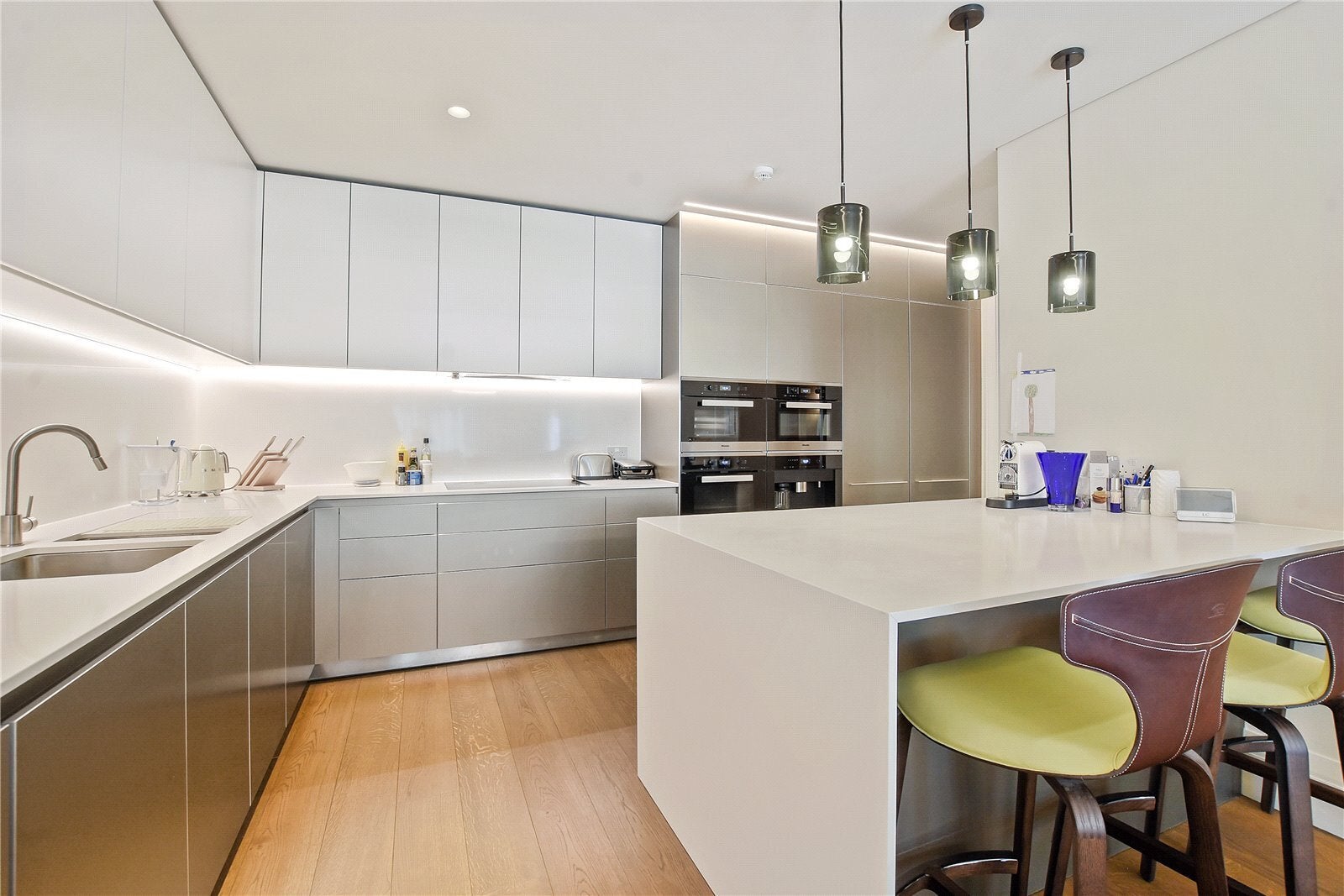 Flat Campden Hill in Greater London