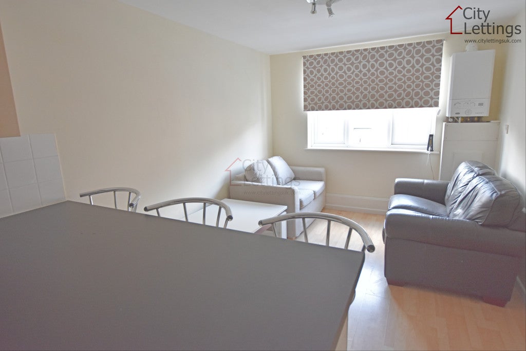 Flat Radford Road in Nottingham