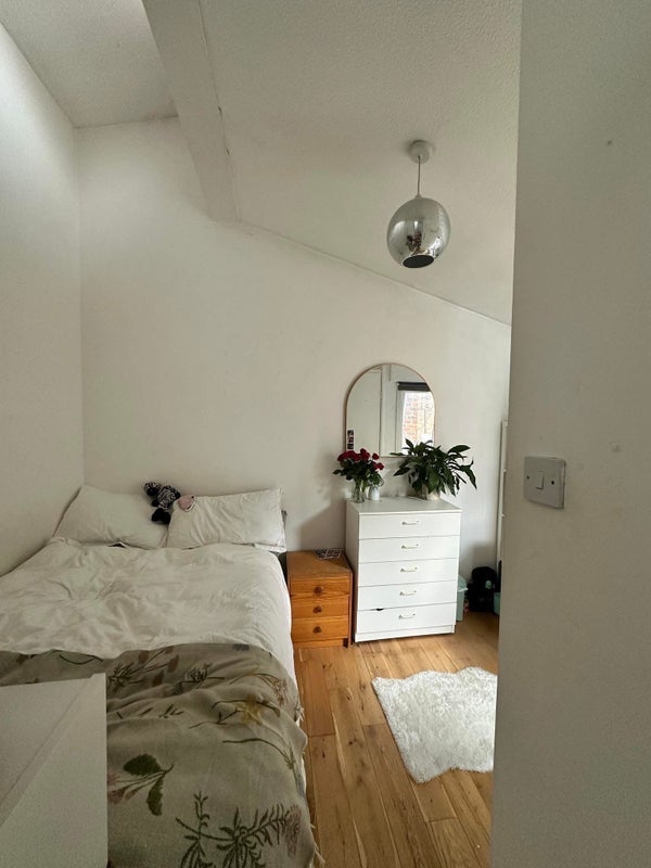 Room Thistlewood Close in Greater London