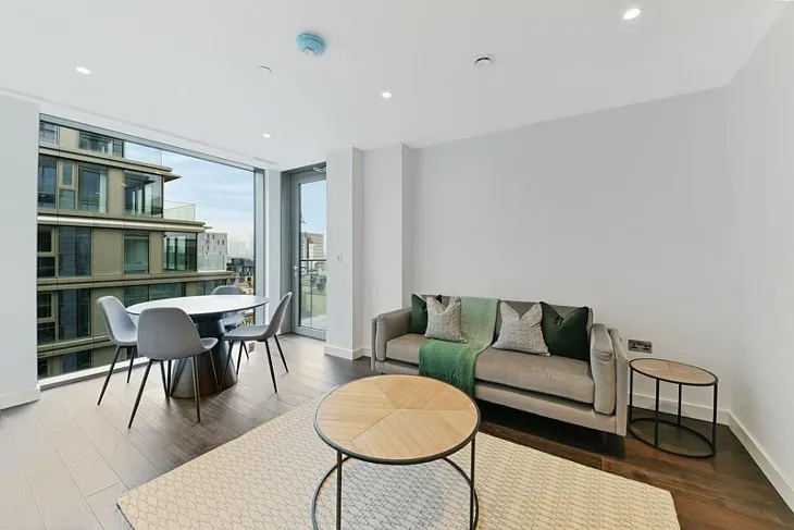 Flat Bridle Mews in Greater London