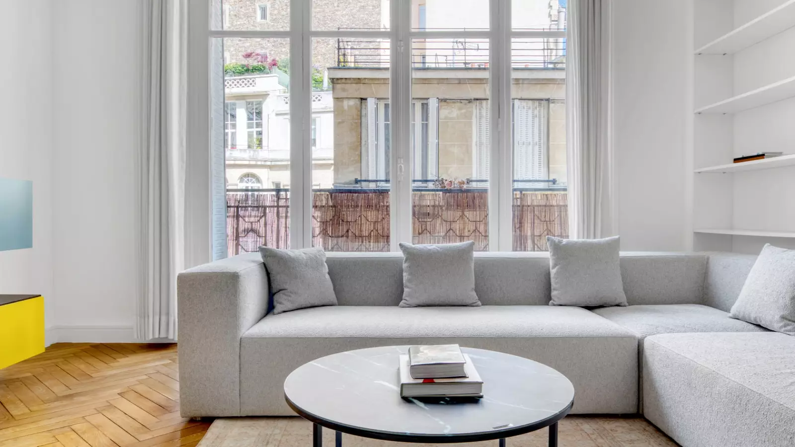 Appartement Rue Charles Dickens à Paris