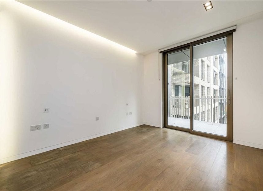 Flat Pearson Square in City of Westminster