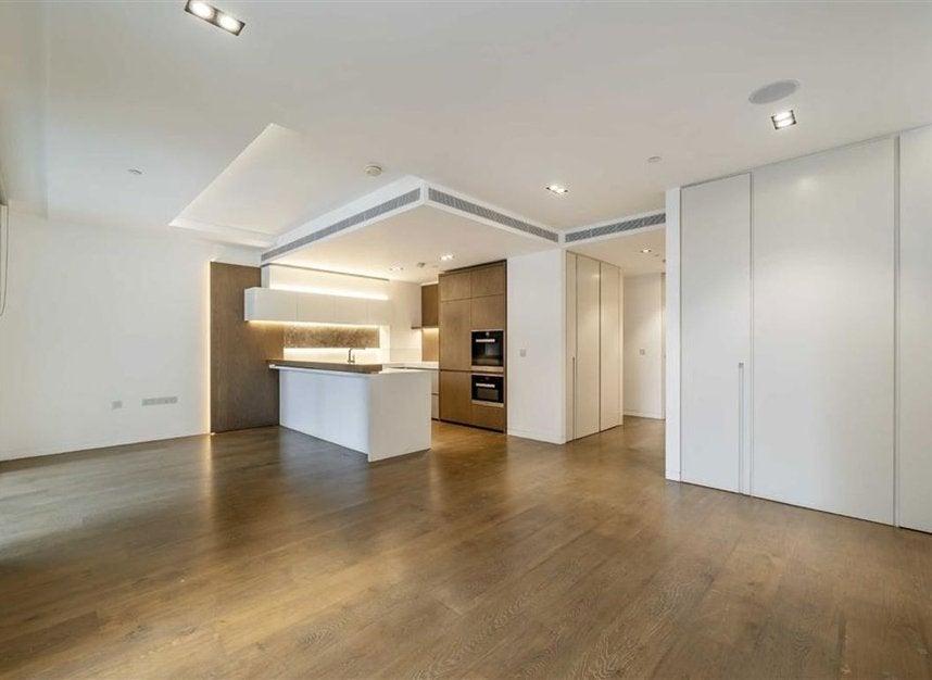 Flat Pearson Square in City of Westminster