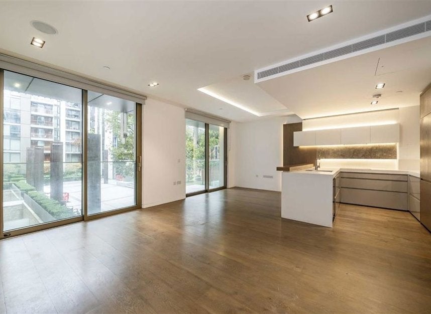 Flat Pearson Square in City of Westminster