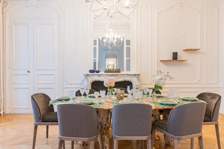 Flat Avenue Charles de Gaulle in Neuilly-sur-Seine