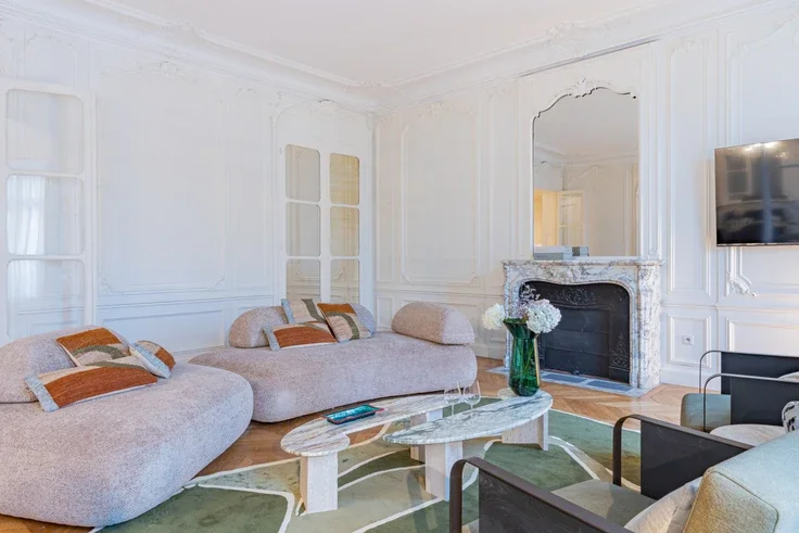 Flat Avenue Charles de Gaulle in Neuilly-sur-Seine
