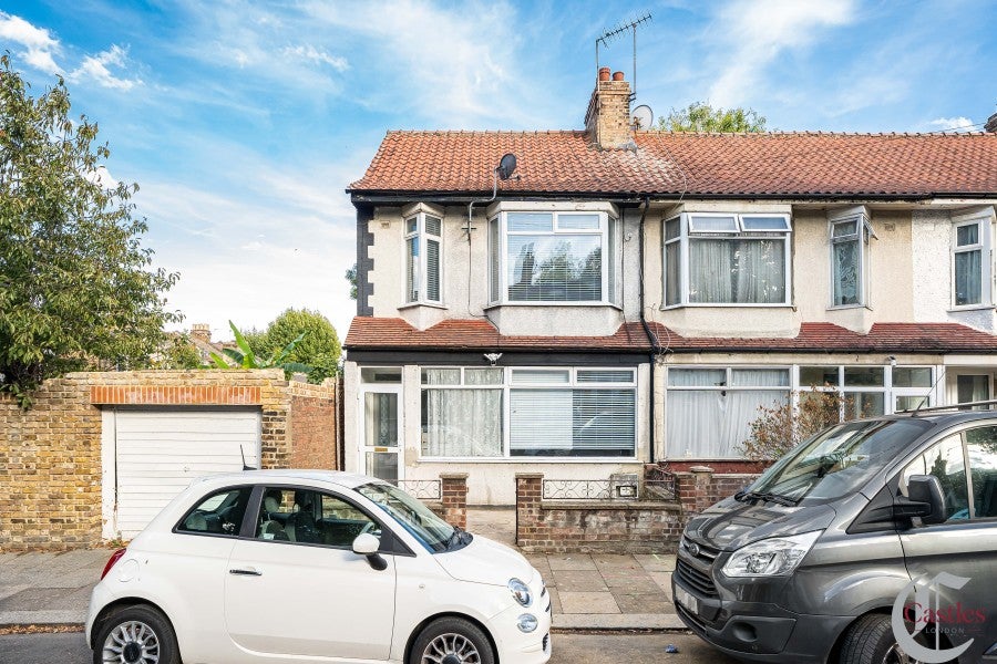 House Chester Road in Greater London