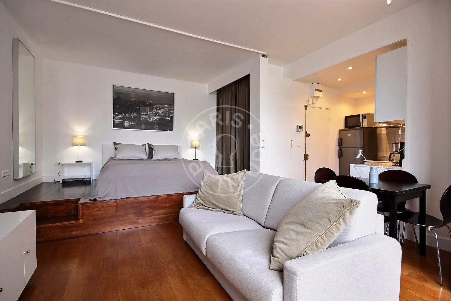 Appartement Rue La Boétie à Paris
