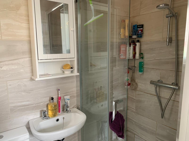 Room Amesbury Avenue in Greater London