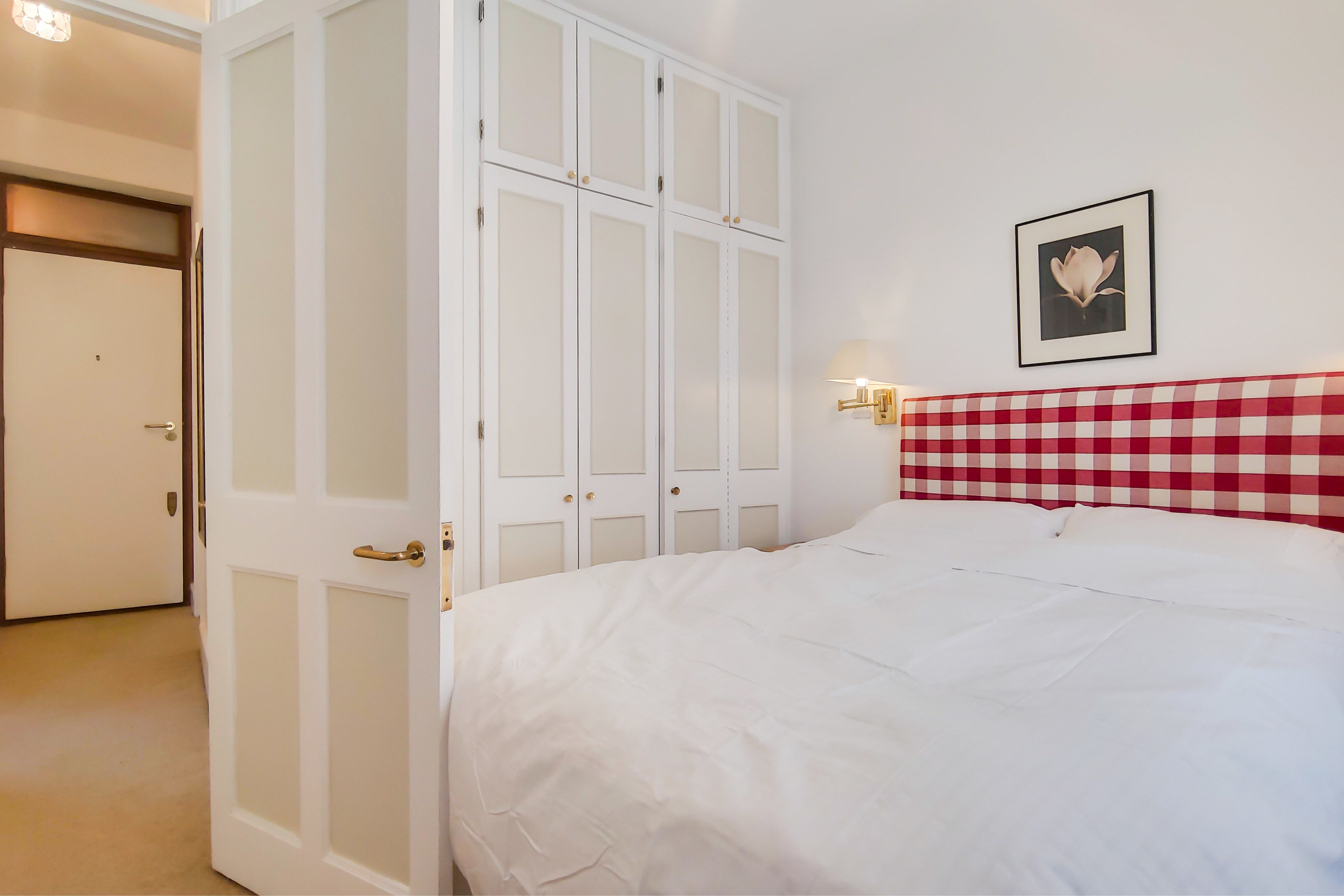 Flat Lucerne Mews in Greater London