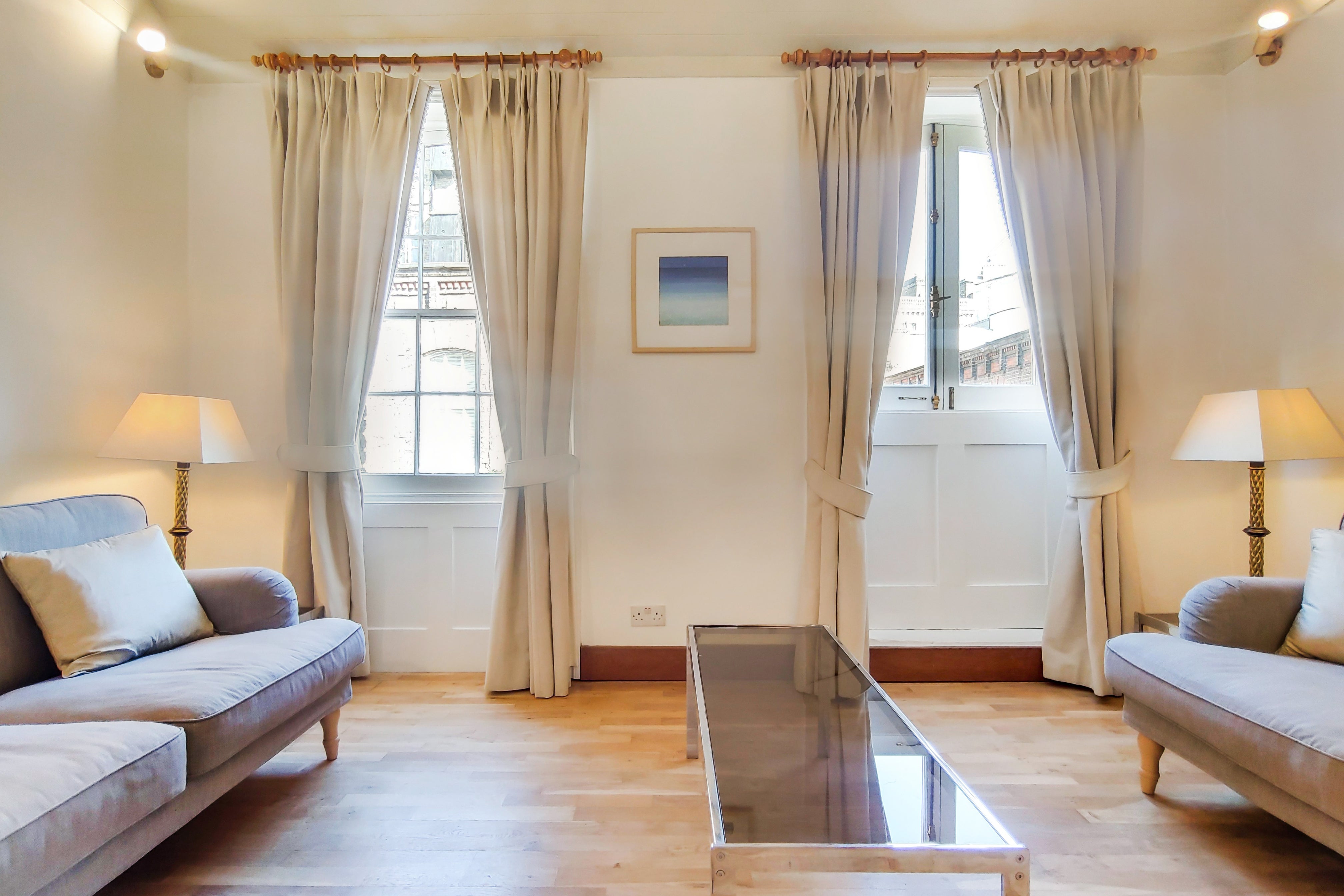 Flat Lucerne Mews in Greater London