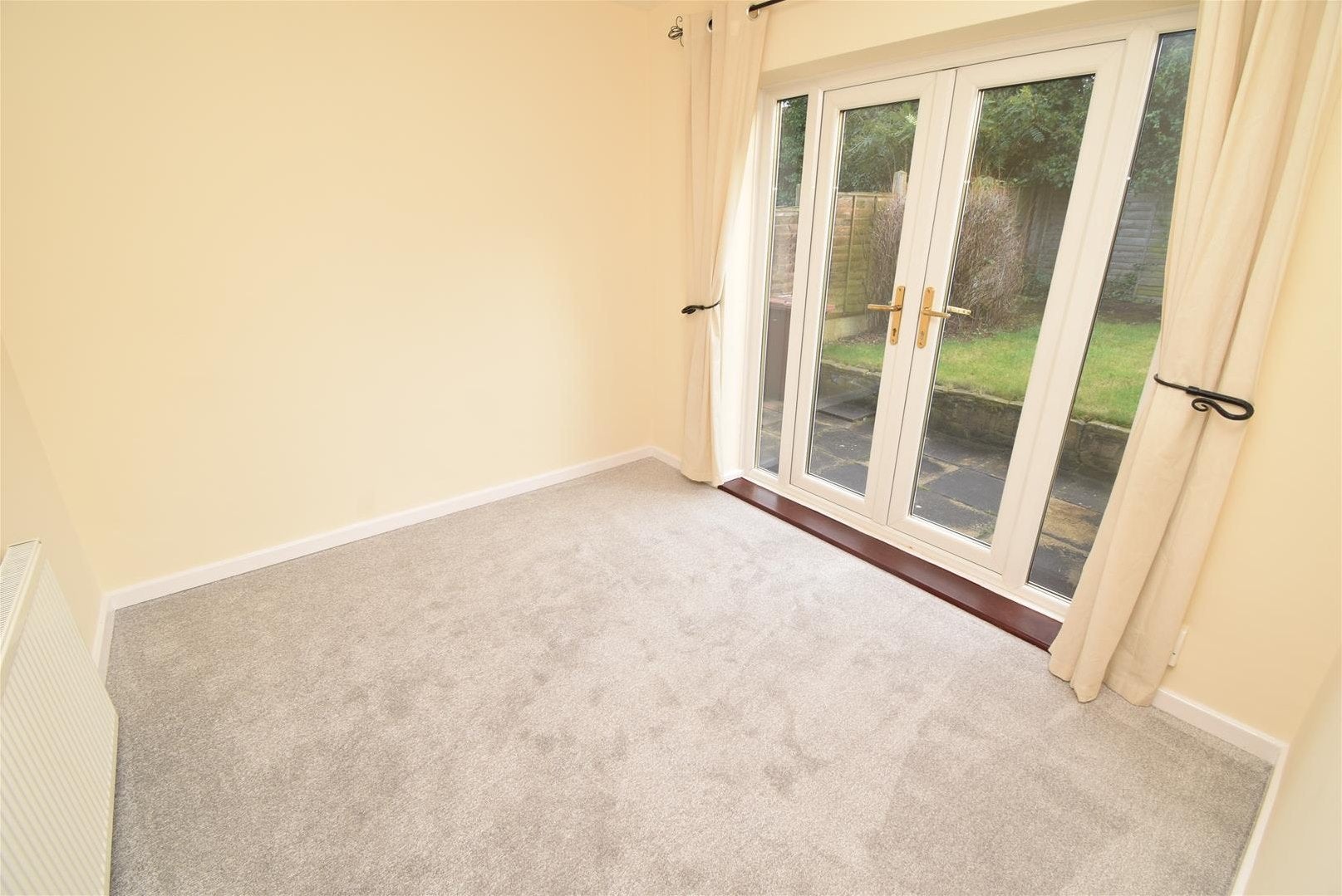 House Speak Close in Wakefield