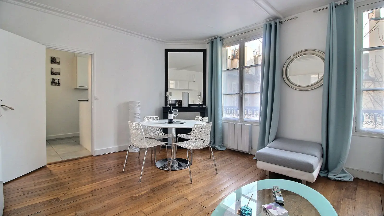 Flat Rue de la Comète in Paris
