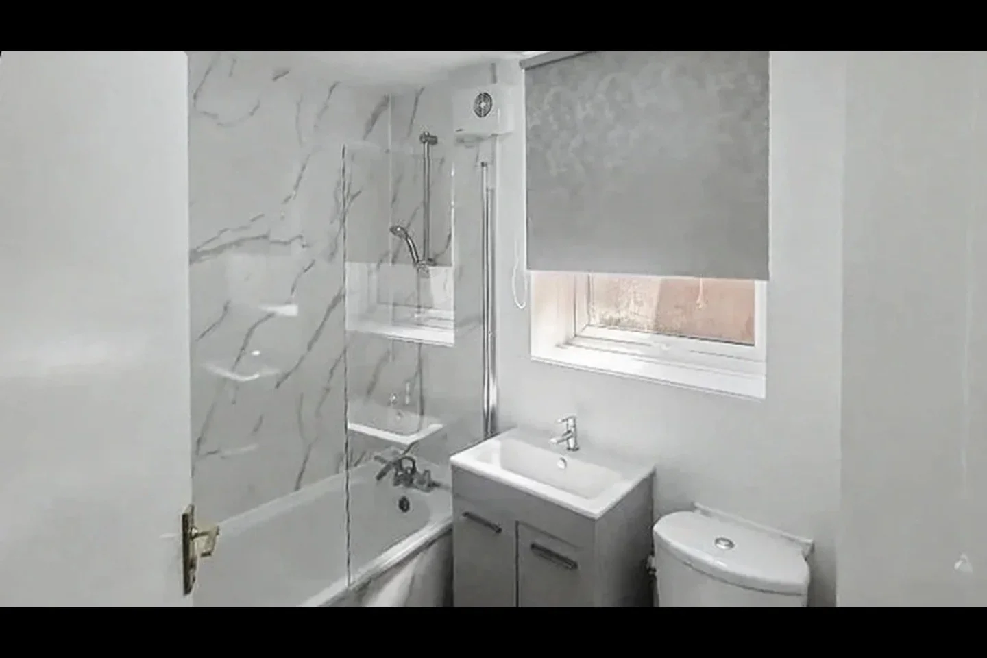 Flat Maswell Park Crescent in Greater London
