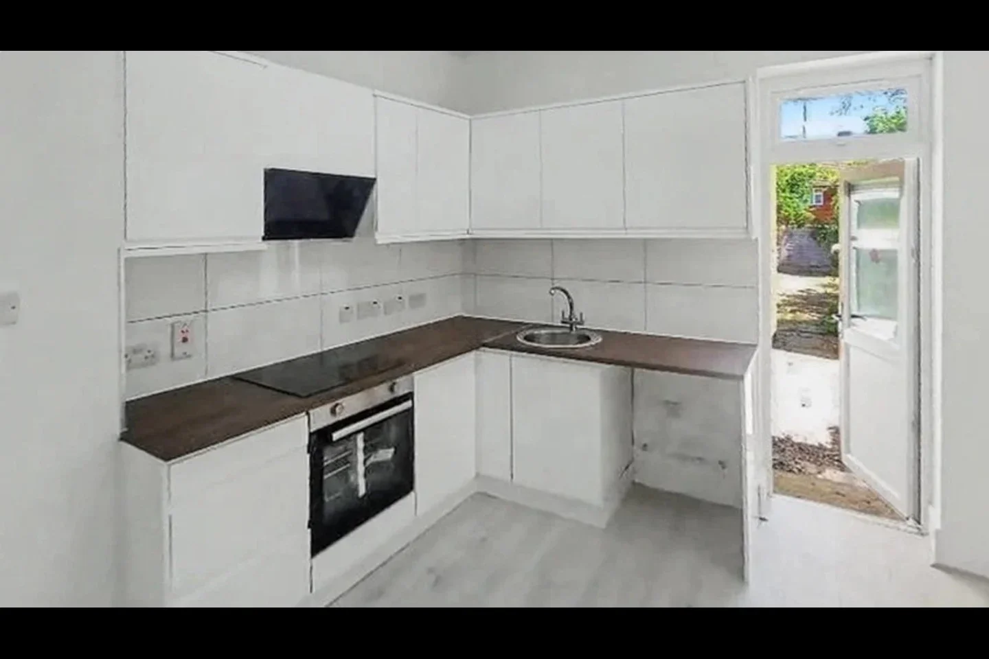 Flat Maswell Park Crescent in Greater London