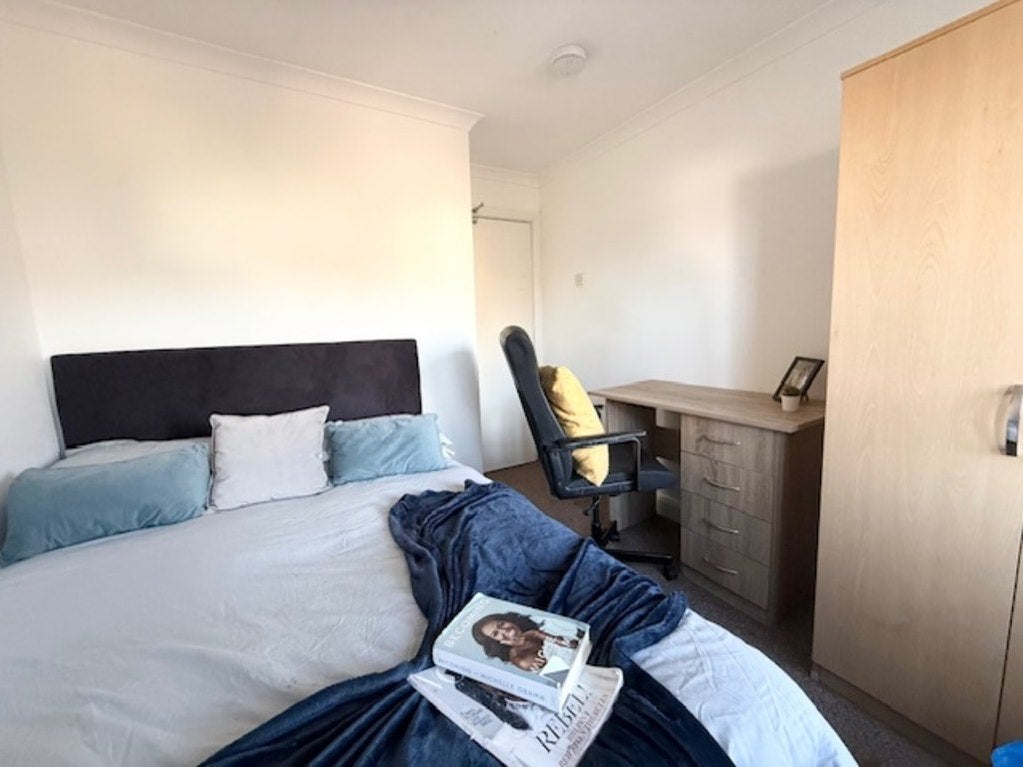 Room Alma Road in Southampton