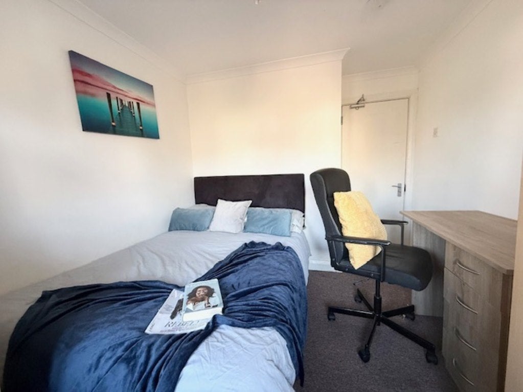 Room Alma Road in Southampton