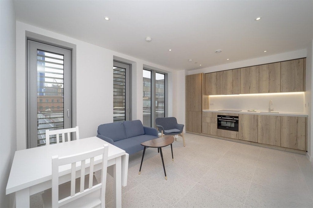 Flat Steward Street in Greater London