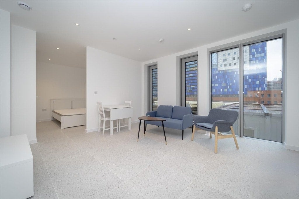 Flat Steward Street in Greater London