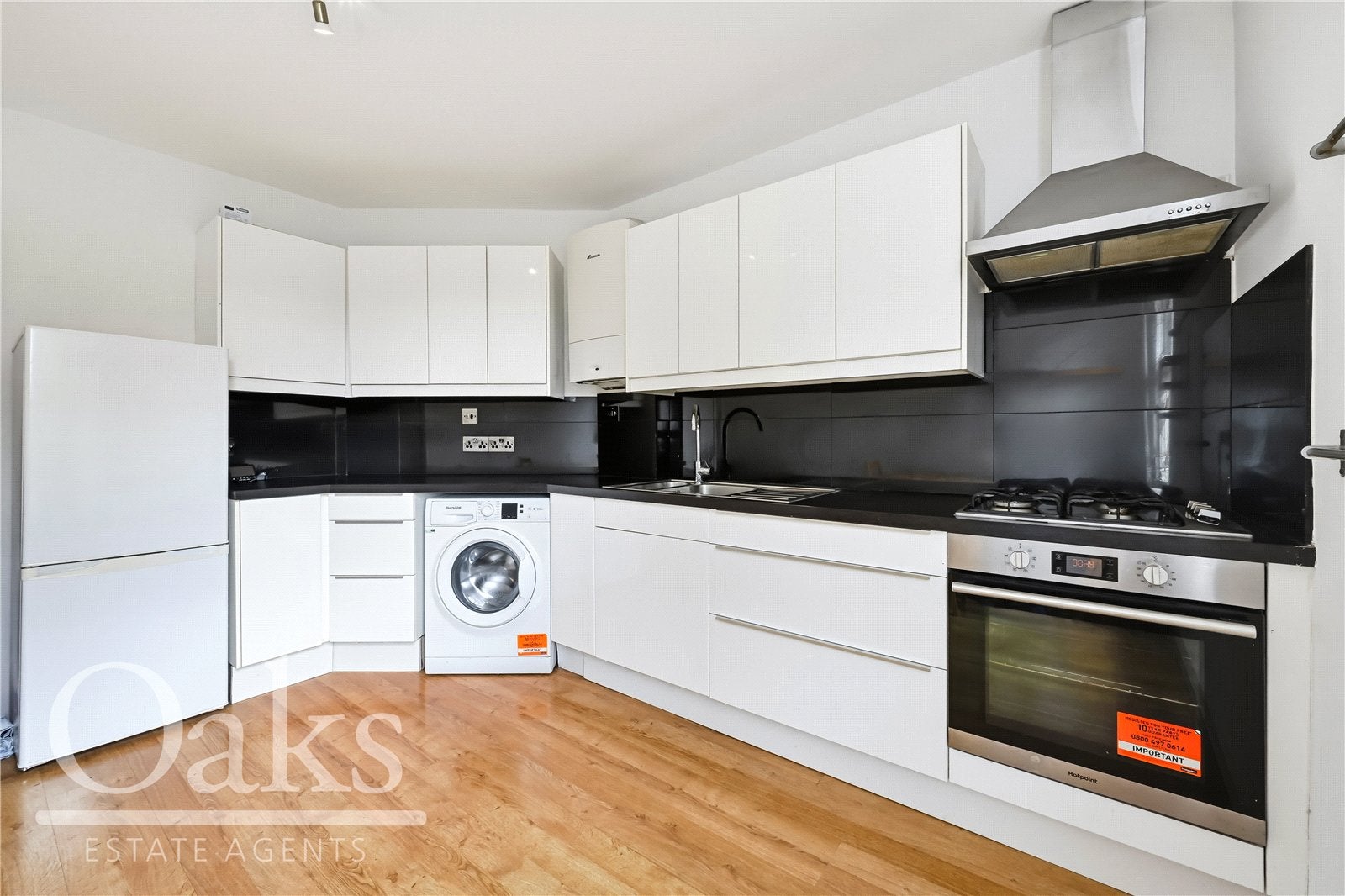 Flat Pathfield Road in Greater London