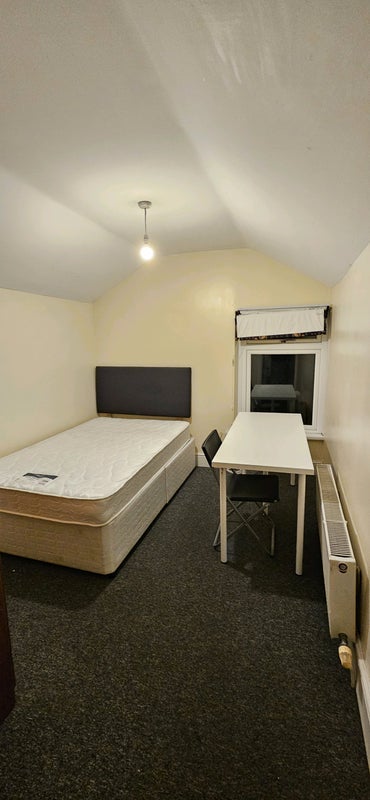 Room Beresford Road Lane in Cardiff