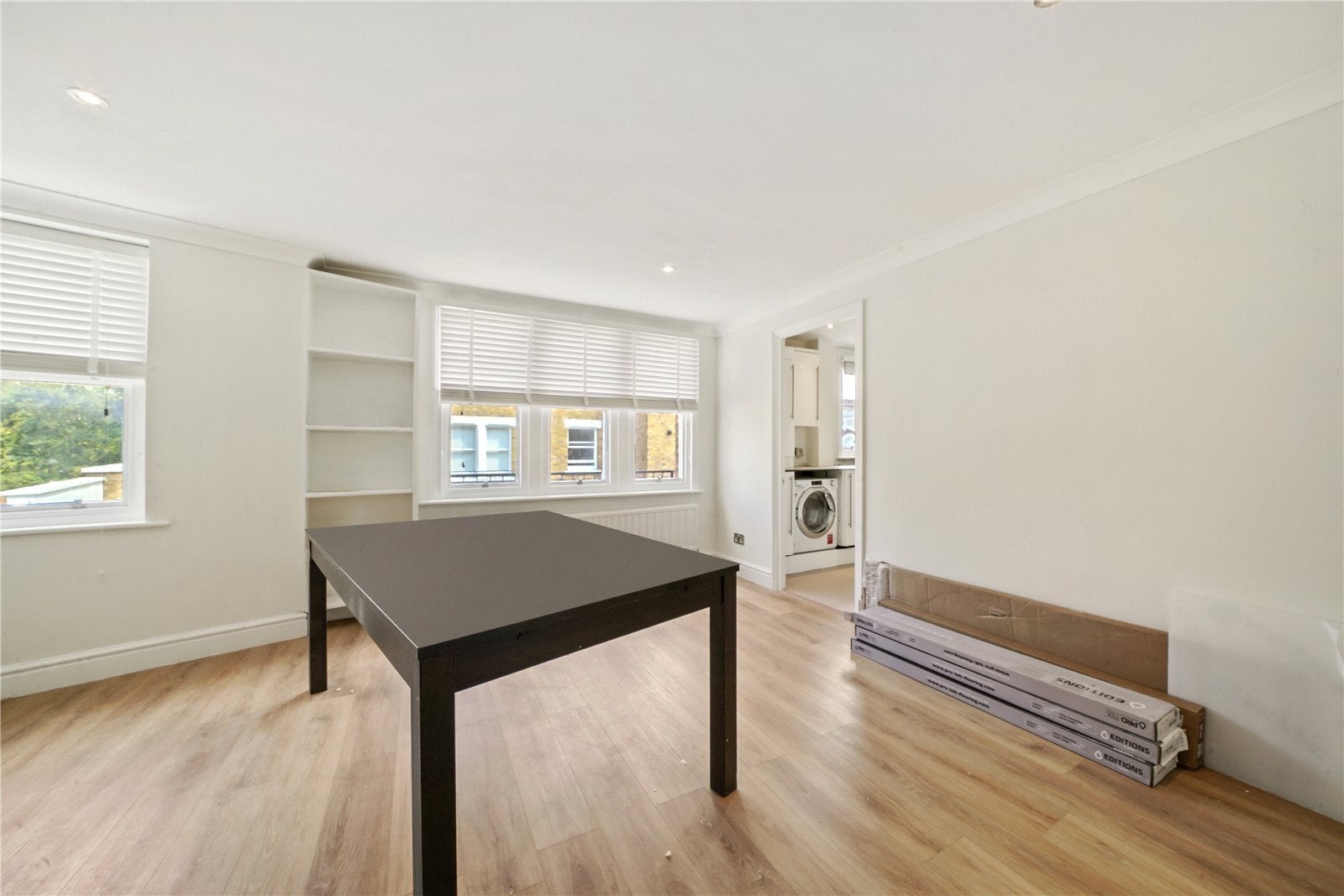 Flat Hillgate Place in Greater London