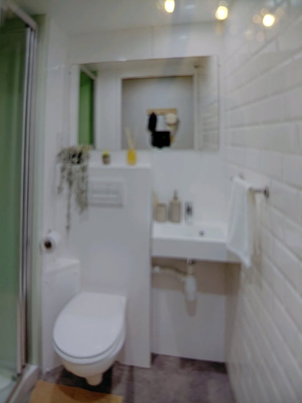 Room Silvertown Way in Greater London