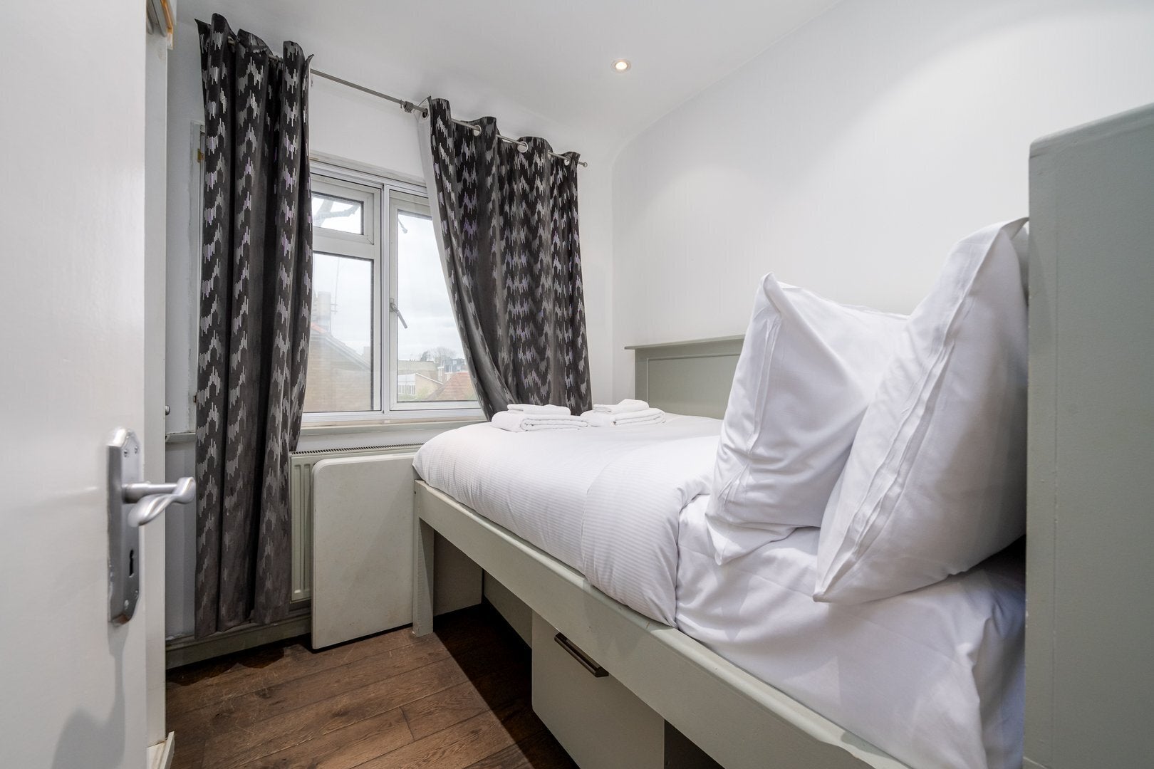 Flat Latchmere Road in Greater London