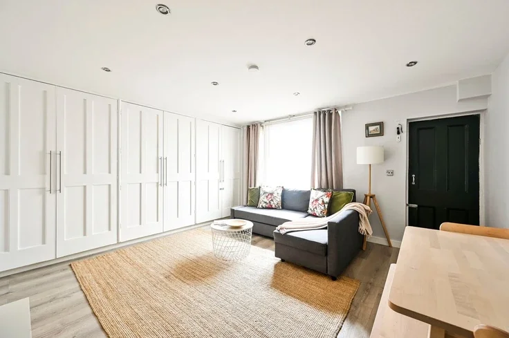 Flat Gunter Grove in Greater London