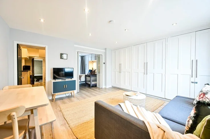 Flat Gunter Grove in Greater London