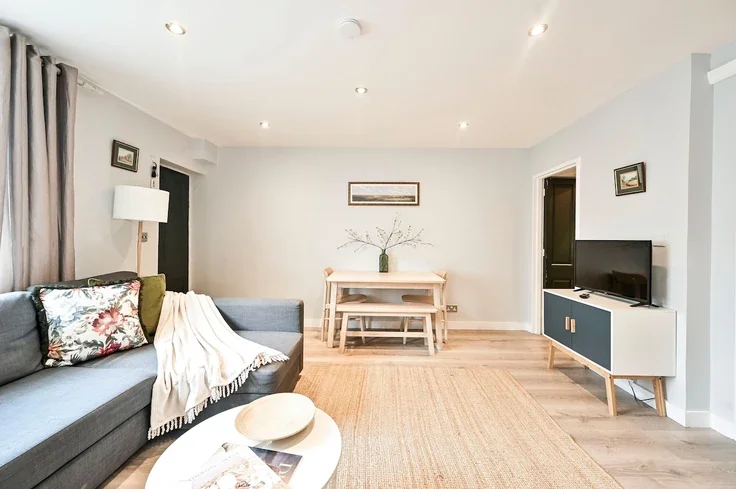 Flat Gunter Grove in Greater London