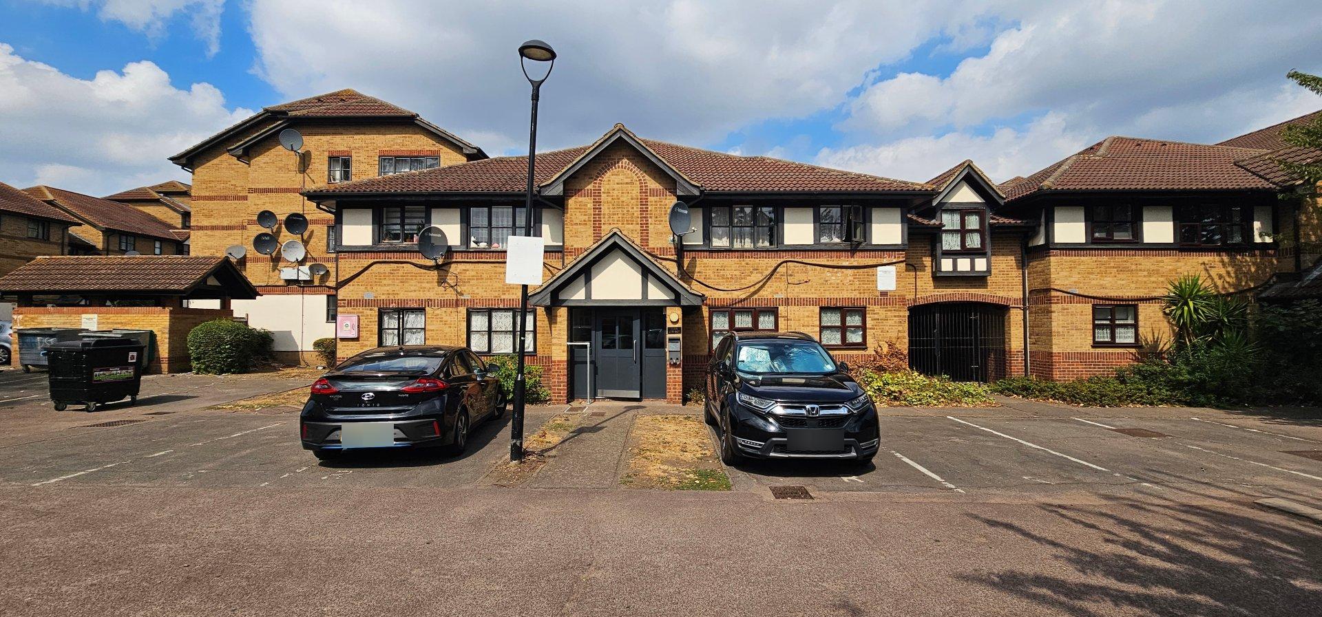 Flat Creighton Road in Greater London