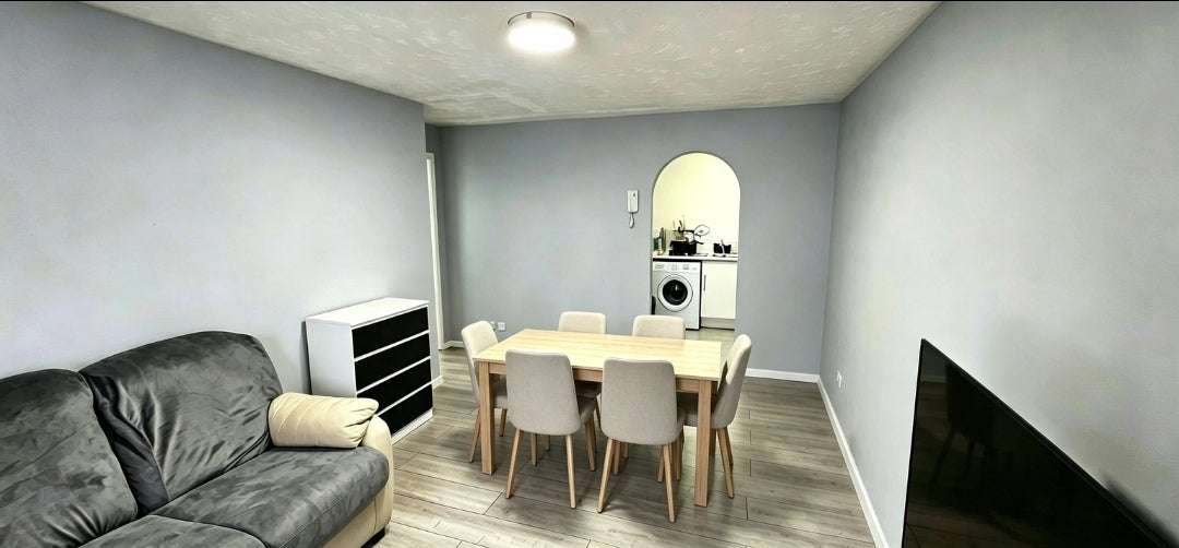 Flat Creighton Road in Greater London