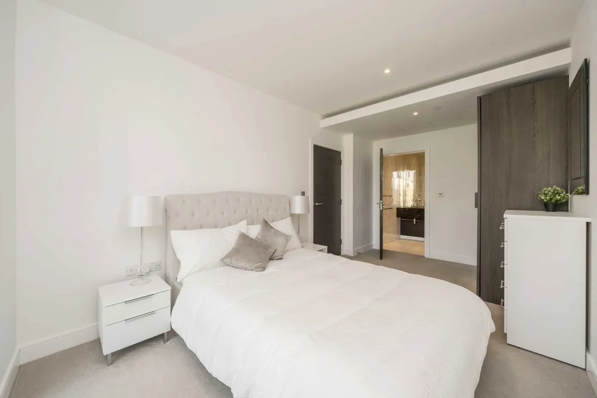 Flat Beadon Road in Greater London