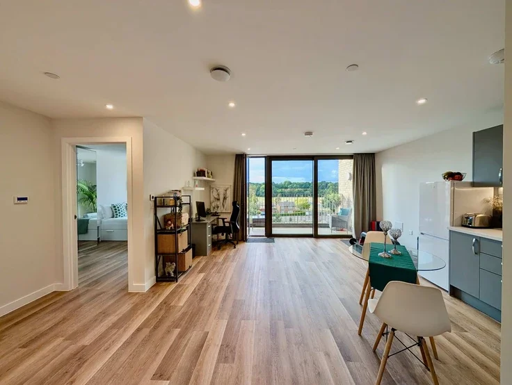 Flat Devonshire Avenue in Woking