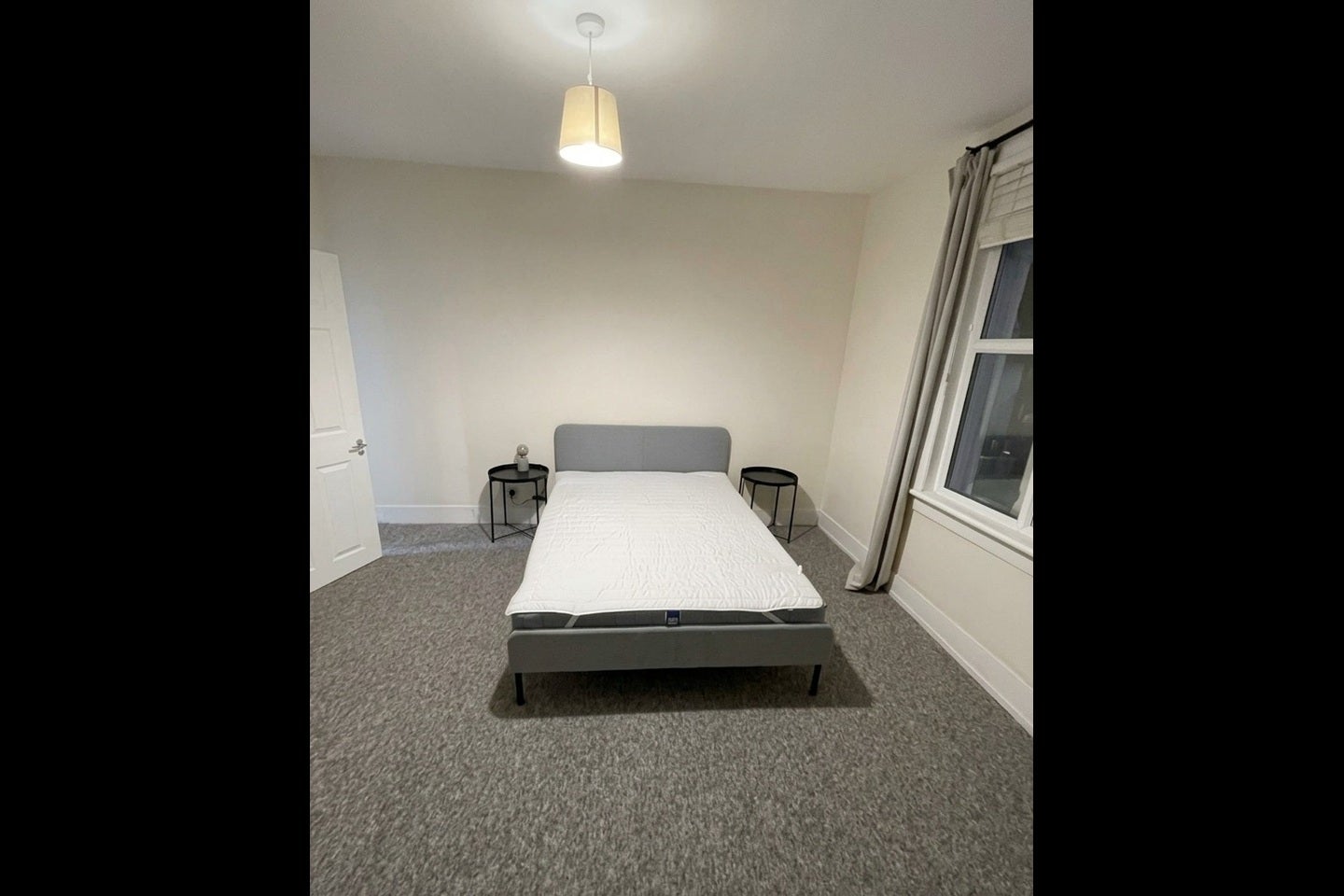Flat Vicarage Lane in Greater London