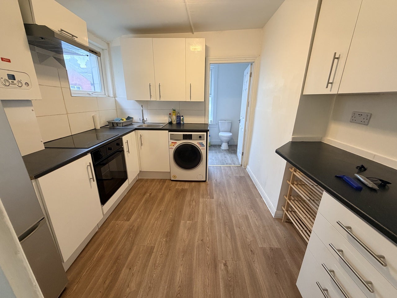 Flat Vicarage Lane in Greater London