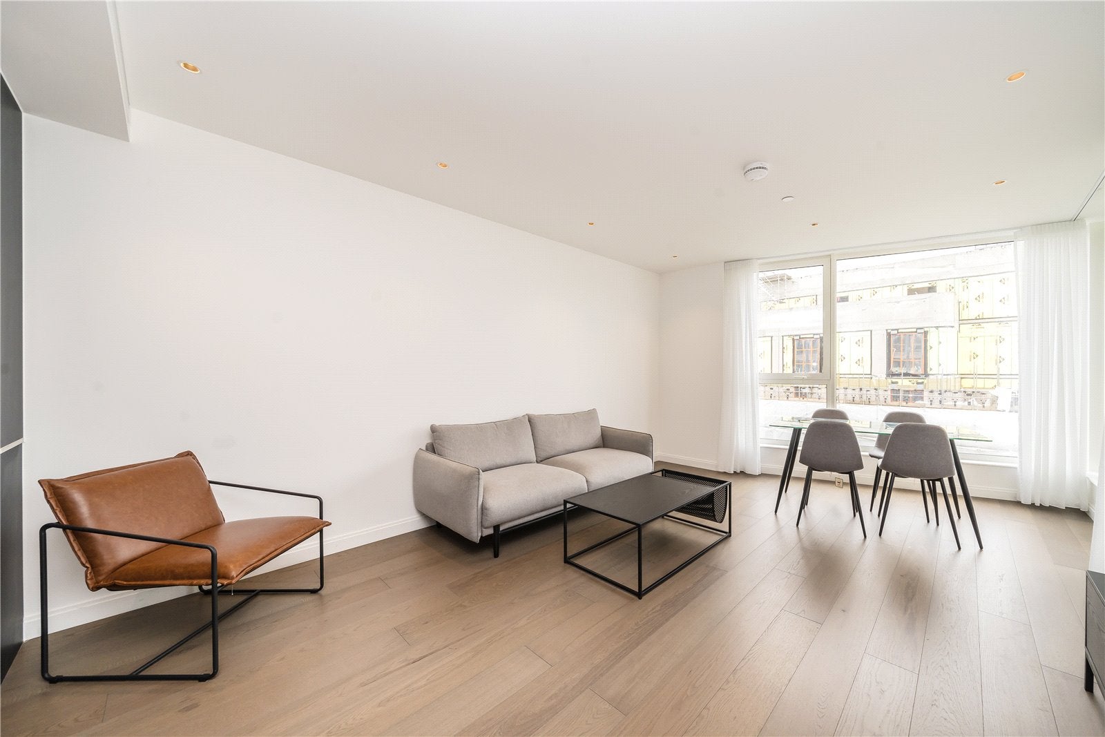 Flat Kennington Lane in Greater London
