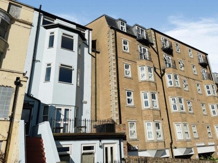 Flat Queen's Parade in Scarborough